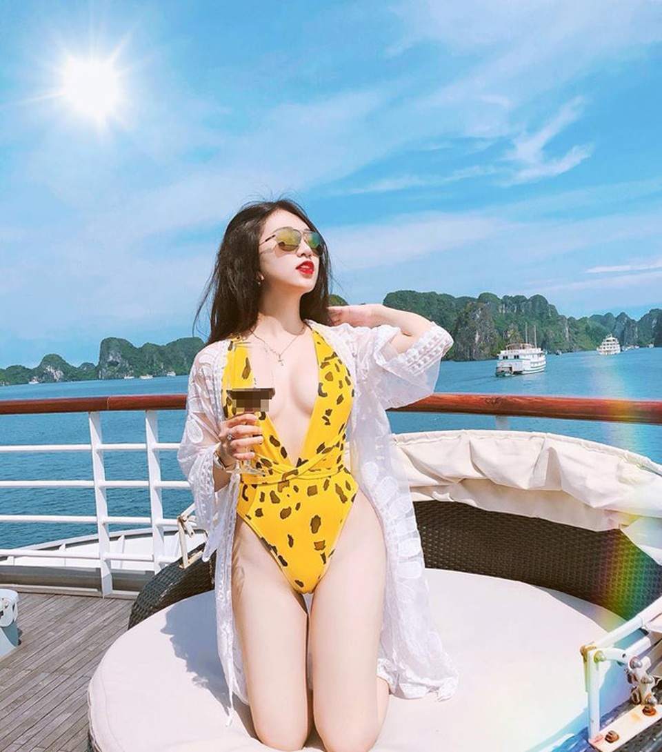 Cô em út họ Hồ ngày càng xinh đẹp, cuốn hút - 3 Cô em út họ Hồ ngày càng xinh đẹp, cuốn hút - 3