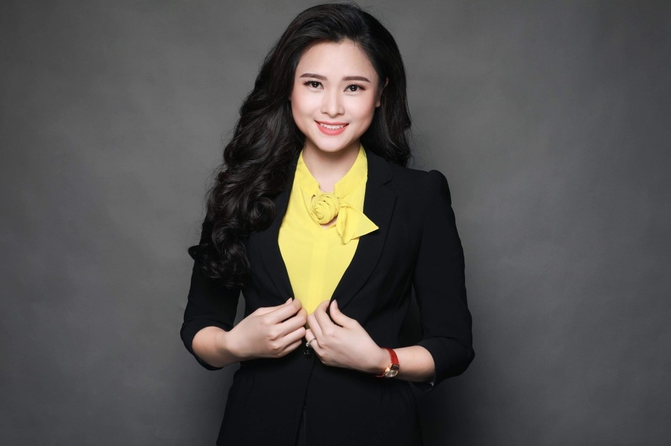 KHANH LY 4.jpg KHANH LY 4.jpg