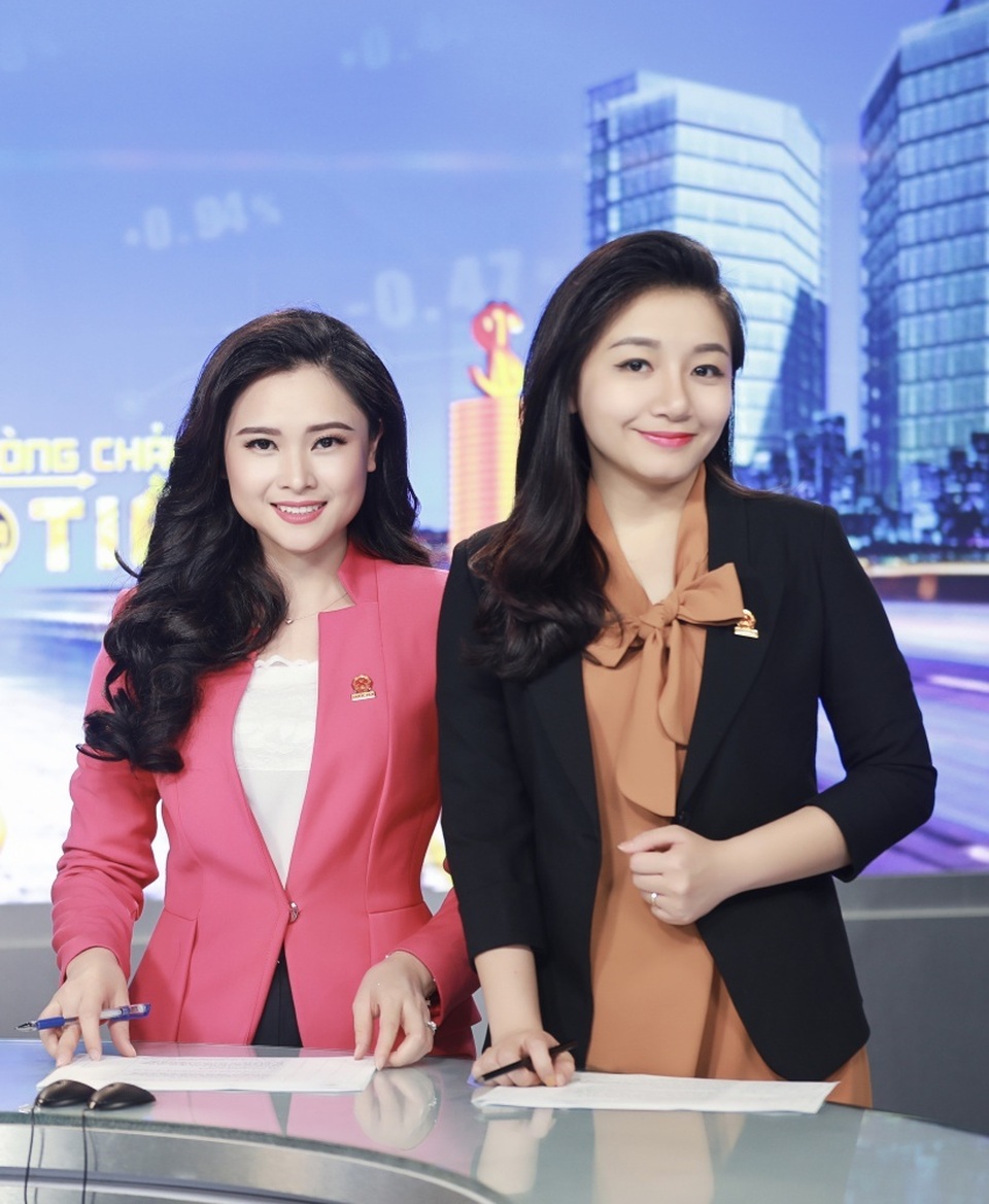KHANH LY-THUY TRANG.jpg KHANH LY-THUY TRANG.jpg