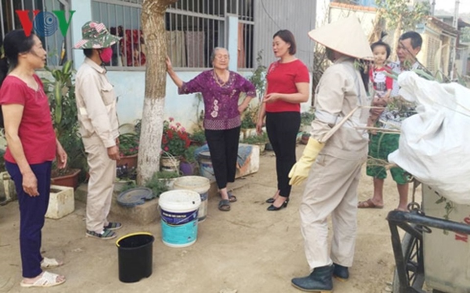 Lặng thầm công việc của những nữ công nhân môi trường phố núi - 3