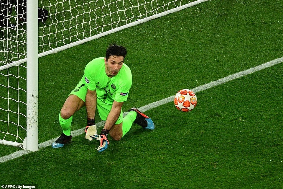 Những khoảnh khắc trong chiến thắng của Man Utd trước PSG - 10 Những khoảnh khắc trong chiến thắng của Man Utd trước PSG - 10