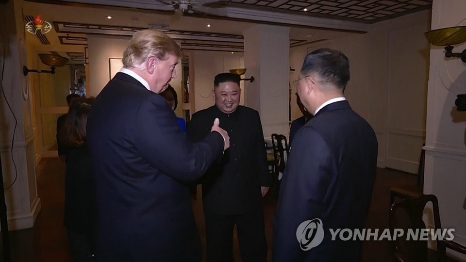 Triều Tiên chiếu bộ phim đặc biệt dài 78 phút về chuyến thăm Việt Nam của ông Kim Jong-un - 1 Triều Tiên chiếu bộ phim đặc biệt dài 78 phút về chuyến thăm Việt Nam của ông Kim Jong-un - 1