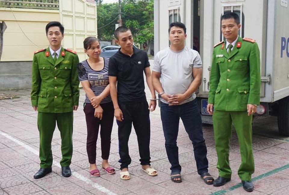 Bắt 3 đối tượng trốn truy nã về thi hành án - 1 Bắt 3 đối tượng trốn truy nã về thi hành án - 1