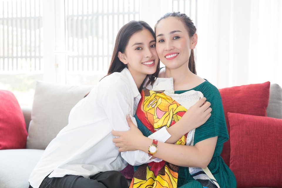Tiểu Vy “nhắng nhít” vào bếp cùng mẹ trong ngày 8/3 - 8 Tiểu Vy “nhắng nhít” vào bếp cùng mẹ trong ngày 8/3 - 8