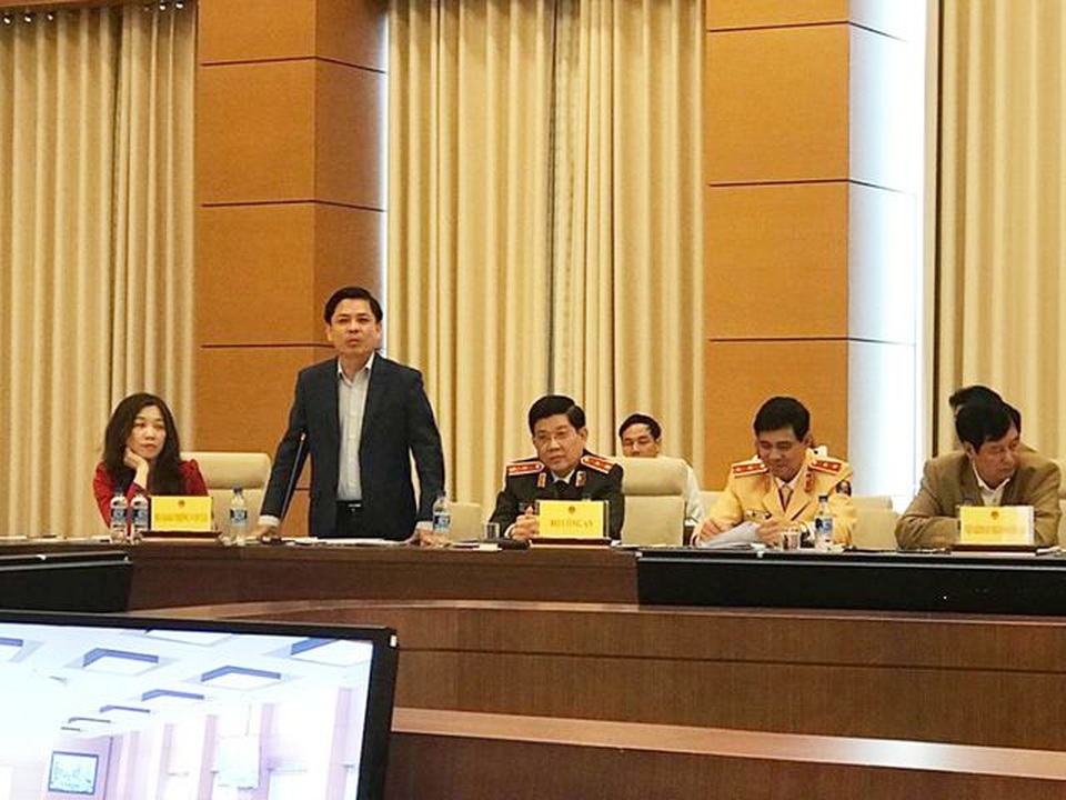 Bộ trưởng GTVT đề nghị quy định người làm mất GPLX phải thi lại - 1 Bộ trưởng GTVT đề nghị quy định người làm mất GPLX phải thi lại - 1