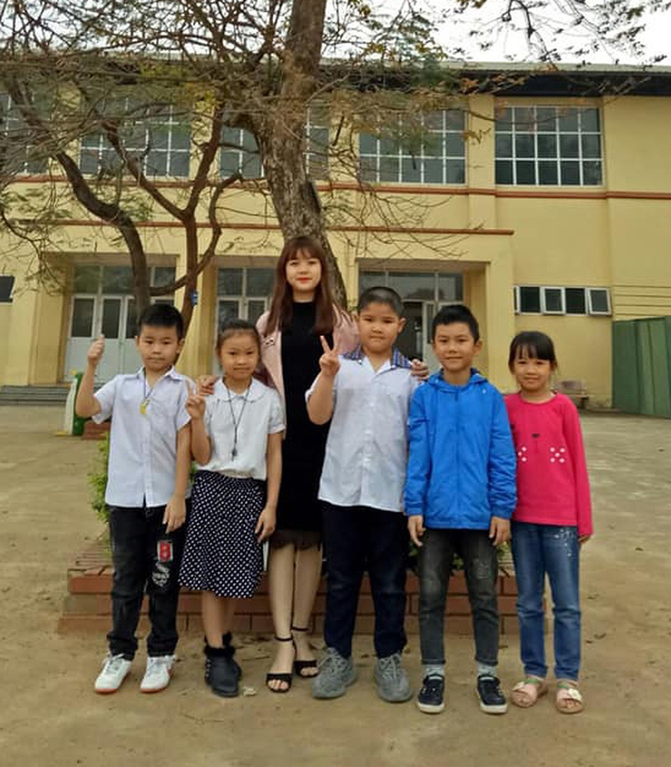 Cô giáo trẻ và quy định dễ thương ngày 8/3 - 1 Cô giáo trẻ và quy định dễ thương ngày 8/3 - 1