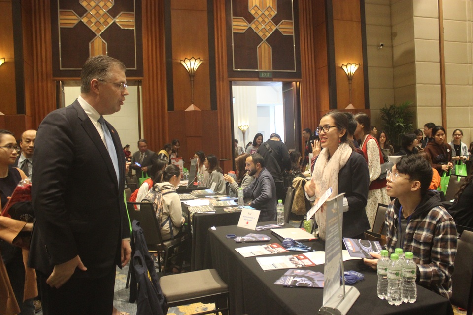 Đại sứ Mỹ: 30.000 du học sinh Việt Nam là những đại sứ gắn kết quan hệ song phương - 10 Đại sứ Mỹ: 30.000 du học sinh Việt Nam là những đại sứ gắn kết quan hệ song phương - 10