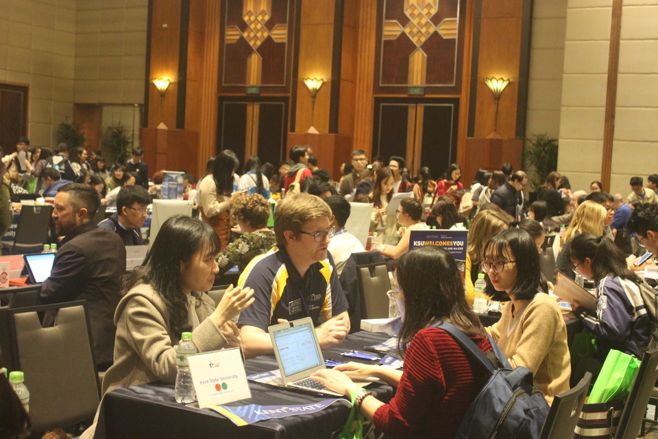 Đại sứ Mỹ: 30.000 du học sinh Việt Nam là những đại sứ gắn kết quan hệ song phương - 12 Đại sứ Mỹ: 30.000 du học sinh Việt Nam là những đại sứ gắn kết quan hệ song phương - 12