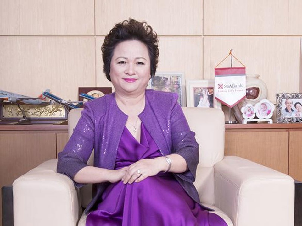 Nữ tỷ phú Việt: Quyền lực sánh cùng Hillary Clinton, chơi vụ lớn 37 tỷ USD - 2 Nữ tỷ phú Việt: Quyền lực sánh cùng Hillary Clinton, chơi vụ lớn 37 tỷ USD - 2