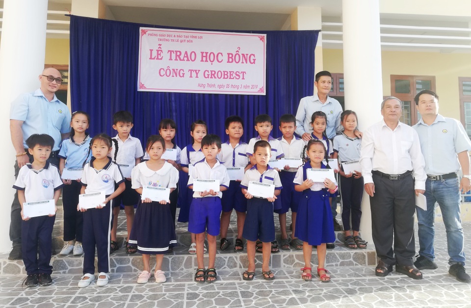 Trao hơn 350 suất học bổng Grobest đến học sinh nghèo Bạc Liêu - 8 Trao hơn 350 suất học bổng Grobest đến học sinh nghèo Bạc Liêu - 8