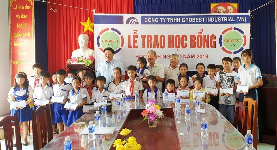 Trao hơn 350 suất học bổng Grobest đến học sinh nghèo Bạc Liêu - 13 Trao hơn 350 suất học bổng Grobest đến học sinh nghèo Bạc Liêu - 13