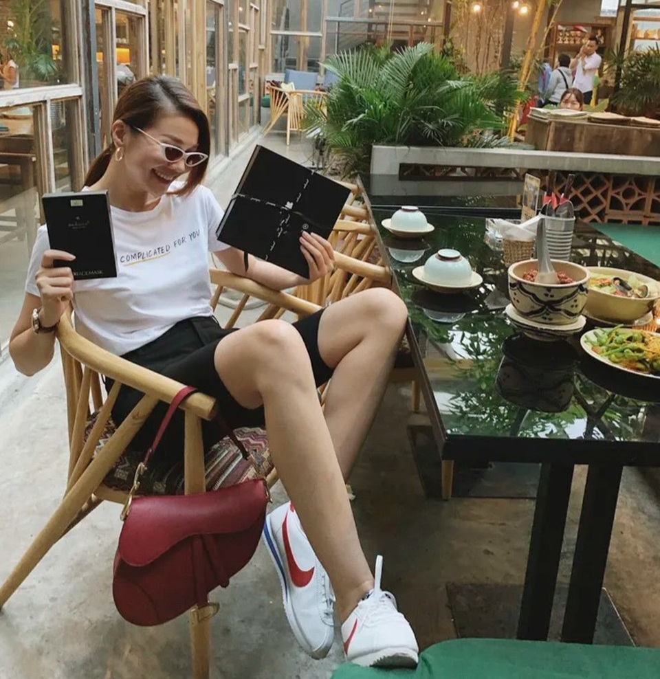 Dàn sao Việt khoe quà ngày 8/3 - 3 Dàn sao Việt khoe quà ngày 8/3 - 3