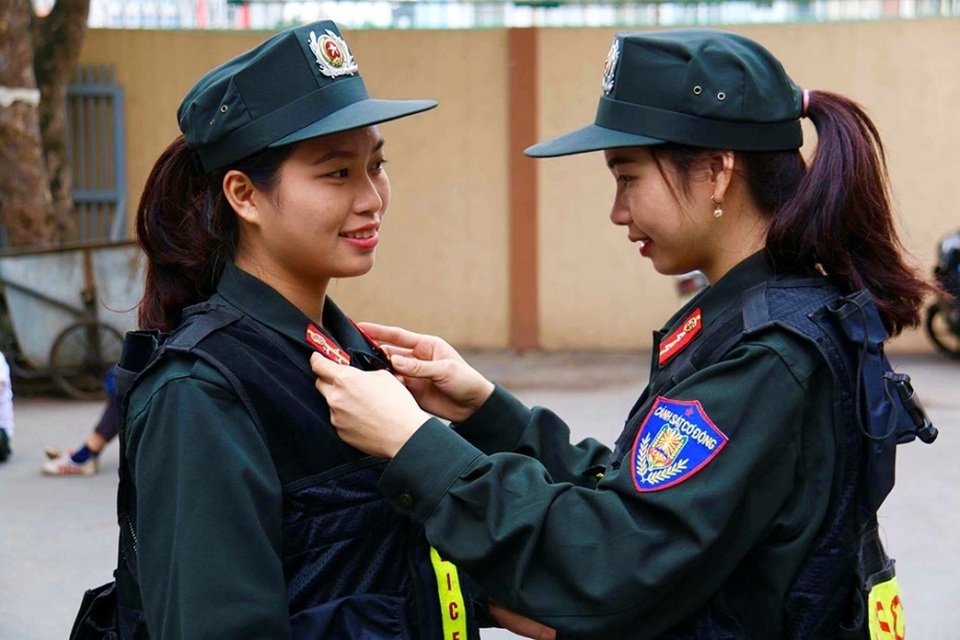 Những bông hồng thép của Cảnh sát đặc nhiệm Hà Nội - 4 Những bông hồng thép của Cảnh sát đặc nhiệm Hà Nội - 4