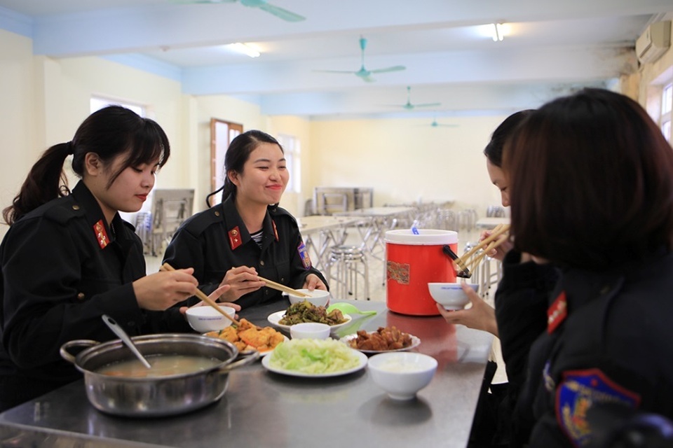 Những bông hồng thép của Cảnh sát đặc nhiệm Hà Nội - 7 Những bông hồng thép của Cảnh sát đặc nhiệm Hà Nội - 7