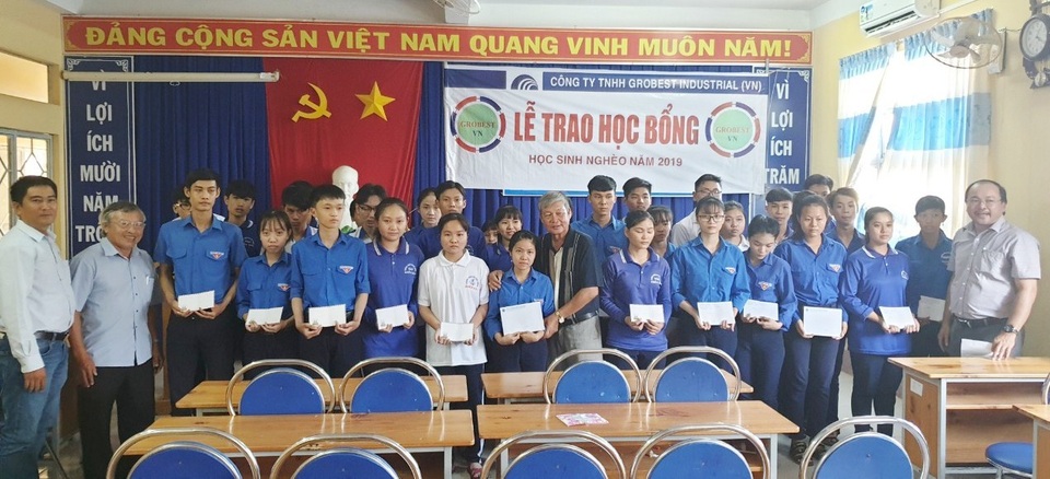 Trao hơn 350 suất học bổng Grobest đến học sinh nghèo Bạc Liêu - 14 Trao hơn 350 suất học bổng Grobest đến học sinh nghèo Bạc Liêu - 14