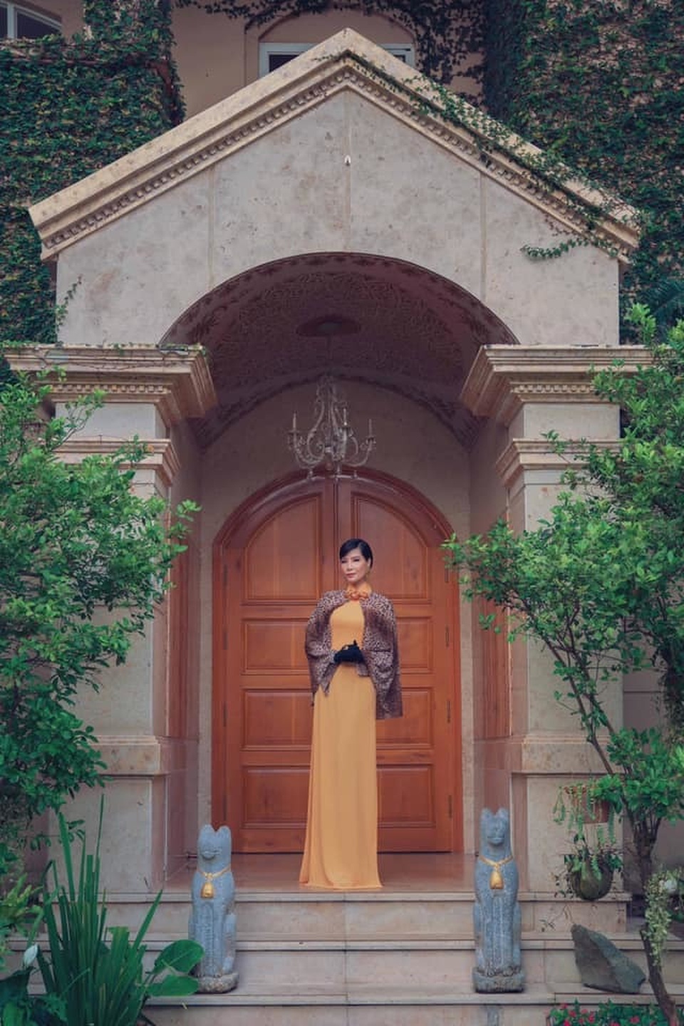 Vũ Cẩm Nhung vui đùa cùng con gái trong biệt thự kiểu Pháp giá triệu đô - 2 Vũ Cẩm Nhung vui đùa cùng con gái trong biệt thự kiểu Pháp giá triệu đô - 2