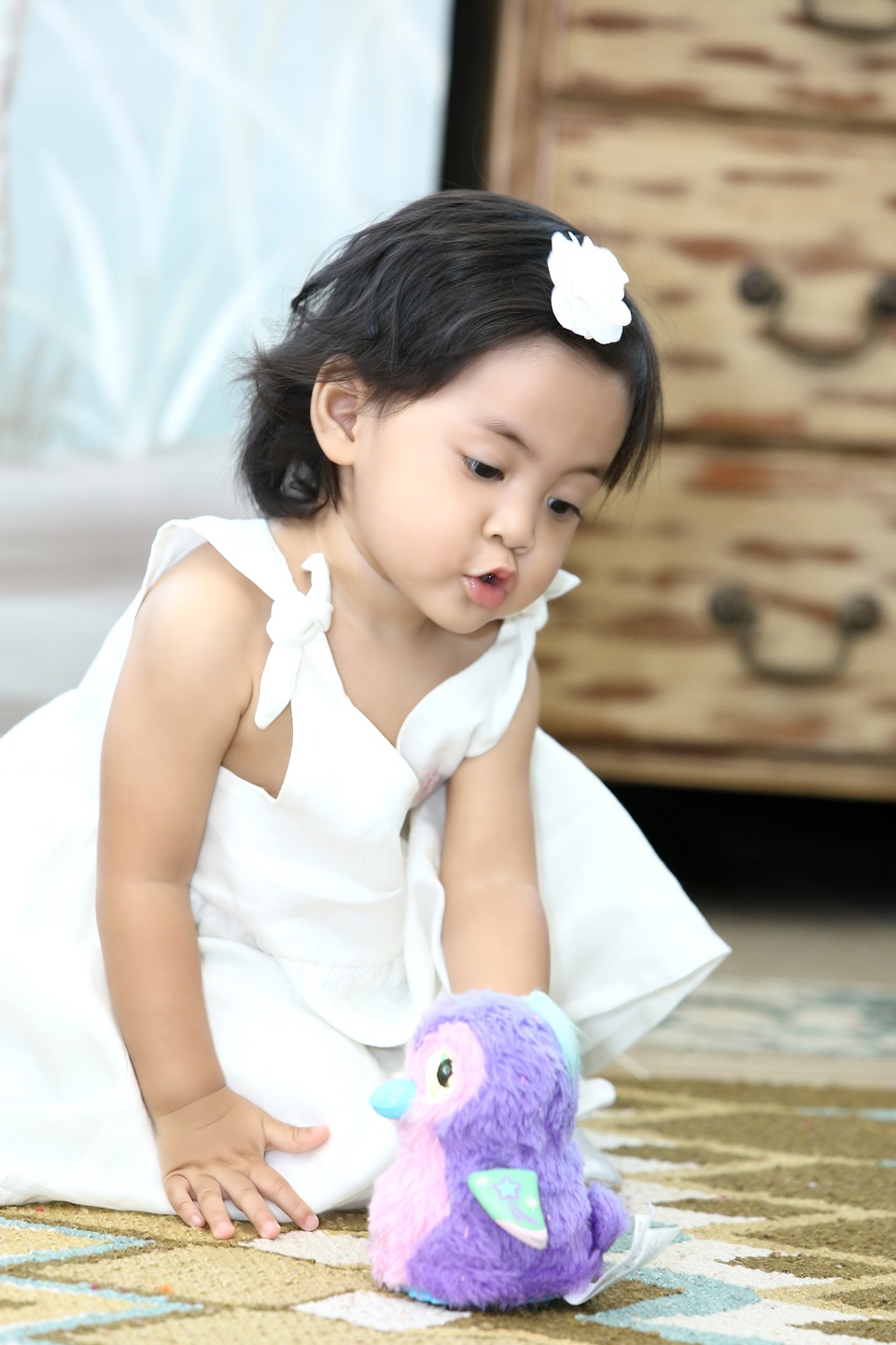 Vũ Cẩm Nhung vui đùa cùng con gái trong biệt thự kiểu Pháp giá triệu đô - 10 Vũ Cẩm Nhung vui đùa cùng con gái trong biệt thự kiểu Pháp giá triệu đô - 10
