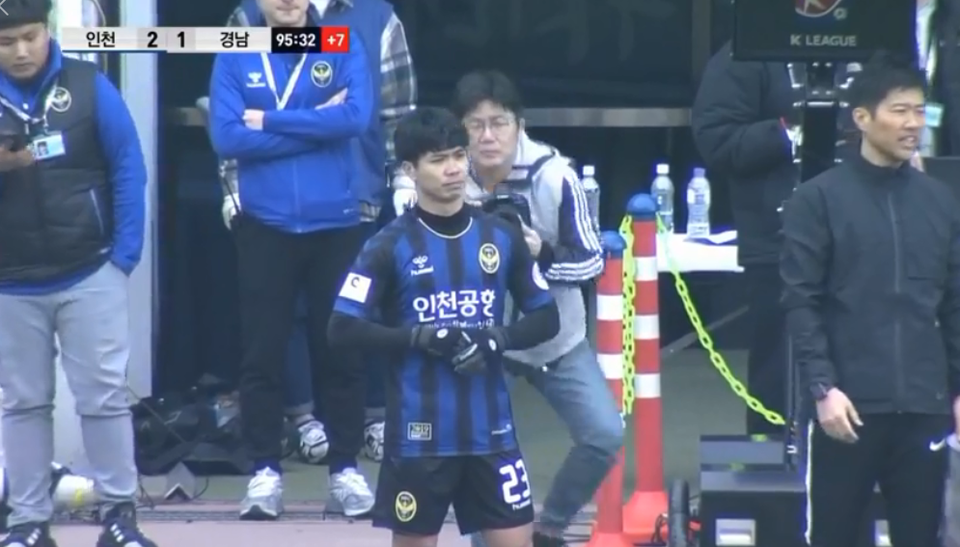 Công Phượng vào sân ở phút bù giờ, Incheon United giành chiến thắng đầu tiên - 1 Công Phượng vào sân ở phút bù giờ, Incheon United giành chiến thắng đầu tiên - 1