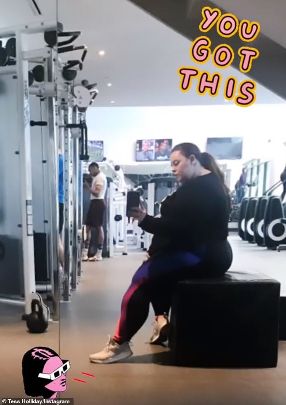 Người mẫu ngoại cỡ Tess Holliday khoe ảnh tập gym chăm chỉ - 7 Người mẫu ngoại cỡ Tess Holliday khoe ảnh tập gym chăm chỉ - 7