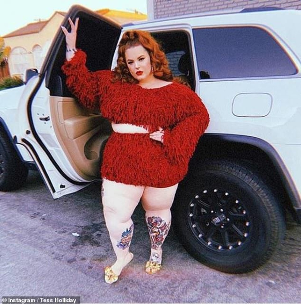 Người mẫu ngoại cỡ Tess Holliday khoe ảnh tập gym chăm chỉ - 8 Người mẫu ngoại cỡ Tess Holliday khoe ảnh tập gym chăm chỉ - 8