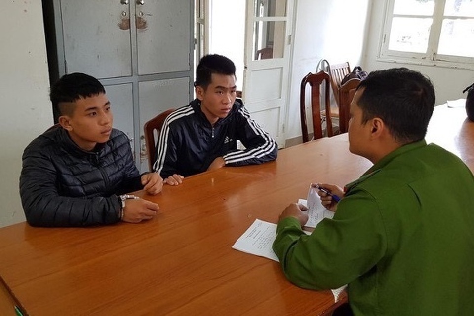 Lên Đà Lạt chơi, 2 thanh niên cướp giật tài sản của khách nước ngoài - 1 Lên Đà Lạt chơi, 2 thanh niên cướp giật tài sản của khách nước ngoài - 1