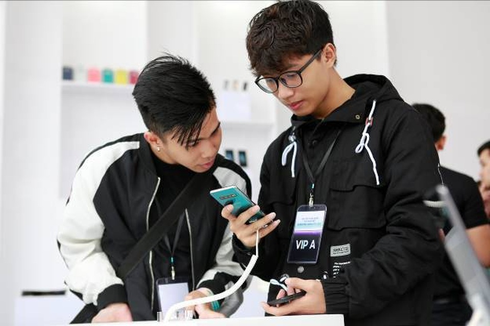 Galaxy S10 chơi lớn với Đại tiệc Công nghệ - Tạo Khác Biệt, giới trẻ Hà Nội trầm trồ - 5 Galaxy S10 chơi lớn với Đại tiệc Công nghệ - Tạo Khác Biệt, giới trẻ Hà Nội trầm trồ - 5