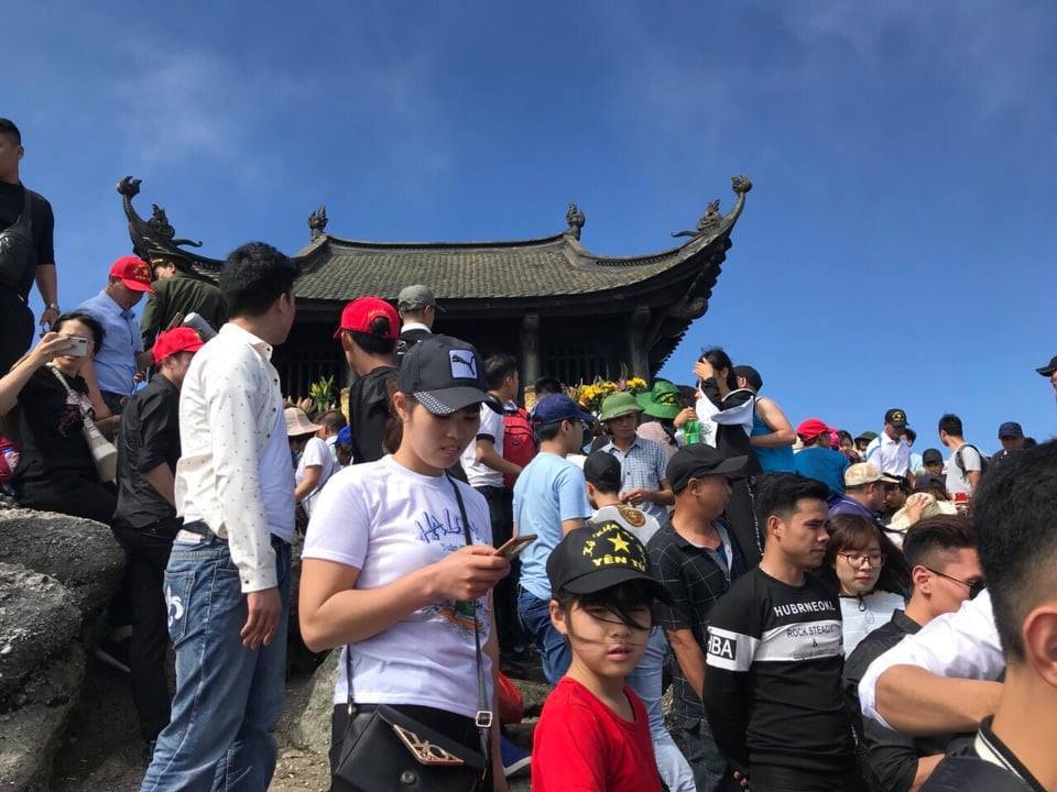 Việc thu phí đối với khách đến Yên Tử là đúng với thực tiễn và căn cứ pháp lý - 1 Việc thu phí đối với khách đến Yên Tử là đúng với thực tiễn và căn cứ pháp lý - 1