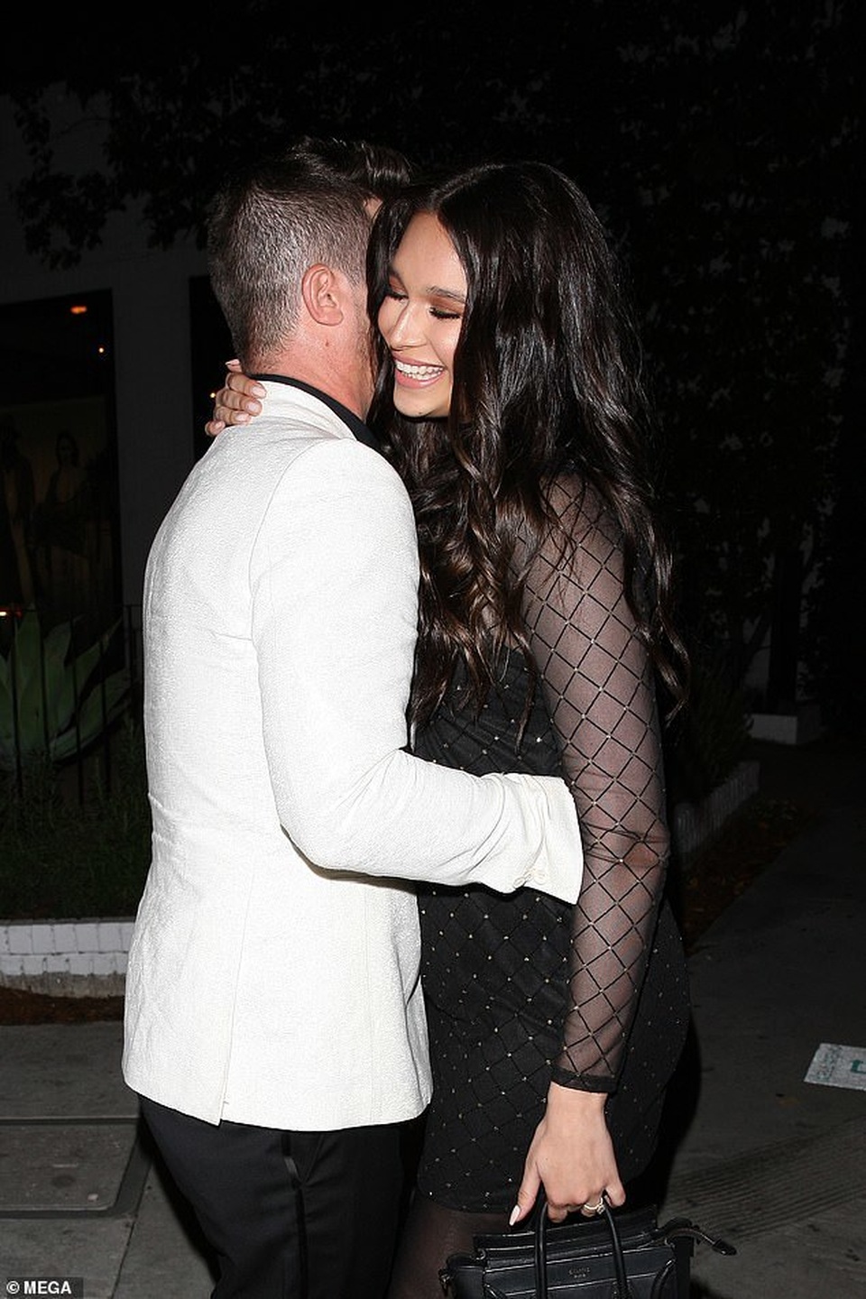 Robin Thicke tình tứ bên bạn gái kém 19 tuổi - 5 Robin Thicke tình tứ bên bạn gái kém 19 tuổi - 5