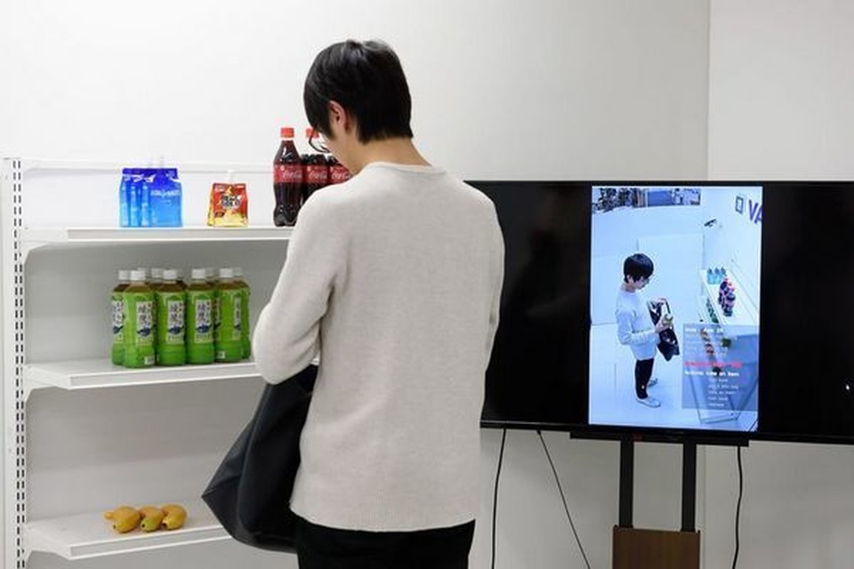 Video bẩn’ trên Youtube còn nhan nhản, Xiaomi ra mắt điện thoại gập đôi đầu tiên - 3 Video bẩn’ trên Youtube còn nhan nhản, Xiaomi ra mắt điện thoại gập đôi đầu tiên - 3