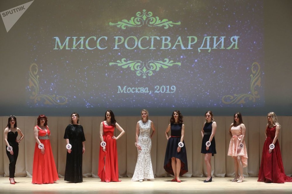 Vẻ đẹp của các nữ quân nhân thi hoa hậu vệ binh quốc gia Moscow - 2 Vẻ đẹp của các nữ quân nhân thi hoa hậu vệ binh quốc gia Moscow - 2