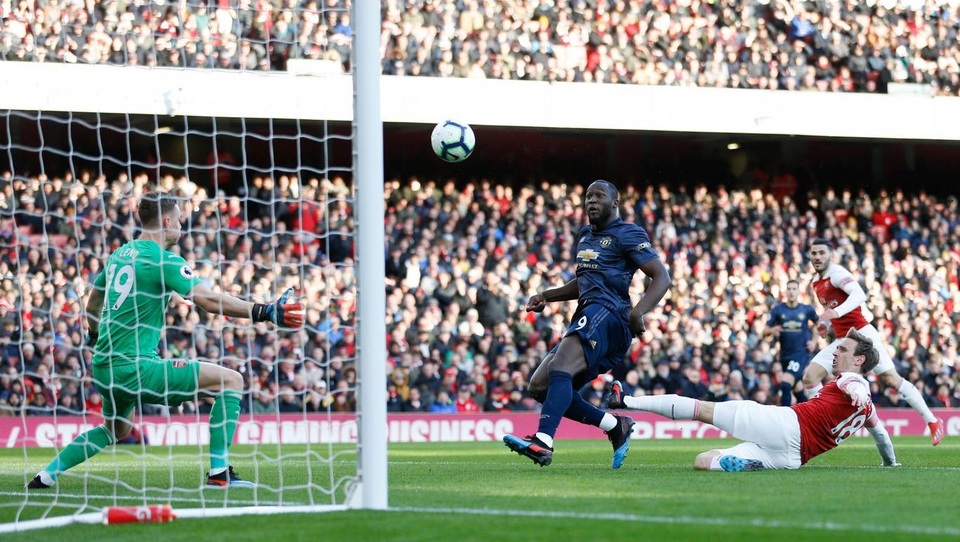 Những khoảnh khắc trong trận chiến Arsenal hạ gục Man Utd - 5 Những khoảnh khắc trong trận chiến Arsenal hạ gục Man Utd - 5