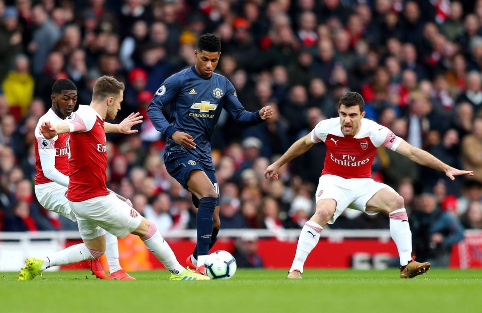 Những khoảnh khắc trong trận chiến Arsenal hạ gục Man Utd - 9 Những khoảnh khắc trong trận chiến Arsenal hạ gục Man Utd - 9