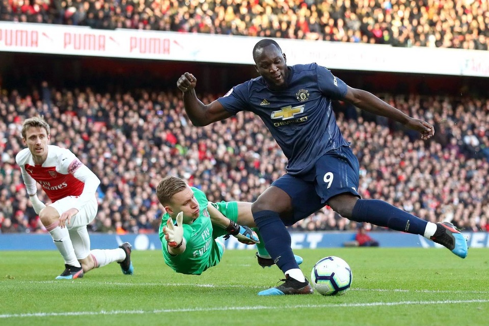 Những khoảnh khắc trong trận chiến Arsenal hạ gục Man Utd - 11 Những khoảnh khắc trong trận chiến Arsenal hạ gục Man Utd - 11