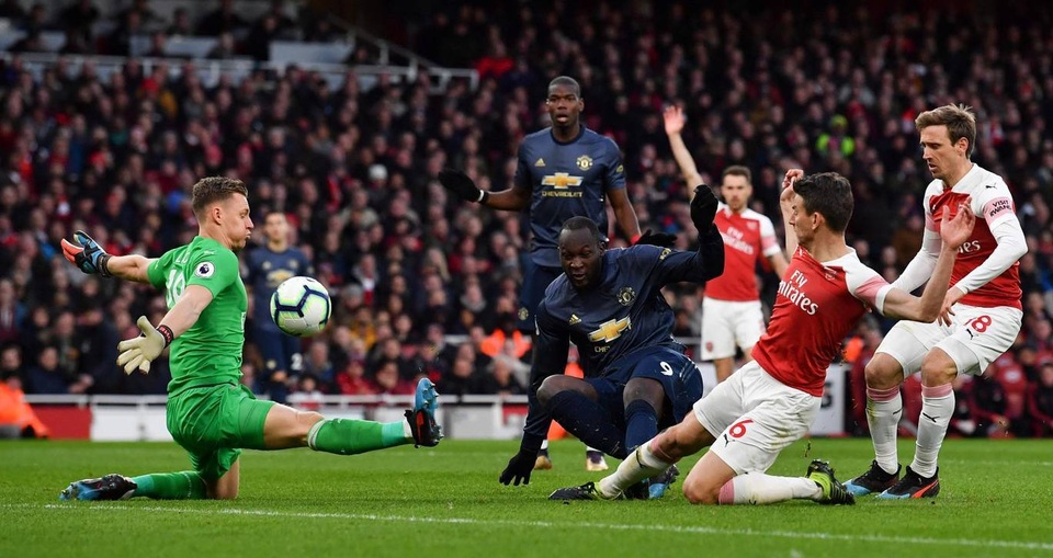 Những khoảnh khắc trong trận chiến Arsenal hạ gục Man Utd - 13 Những khoảnh khắc trong trận chiến Arsenal hạ gục Man Utd - 13