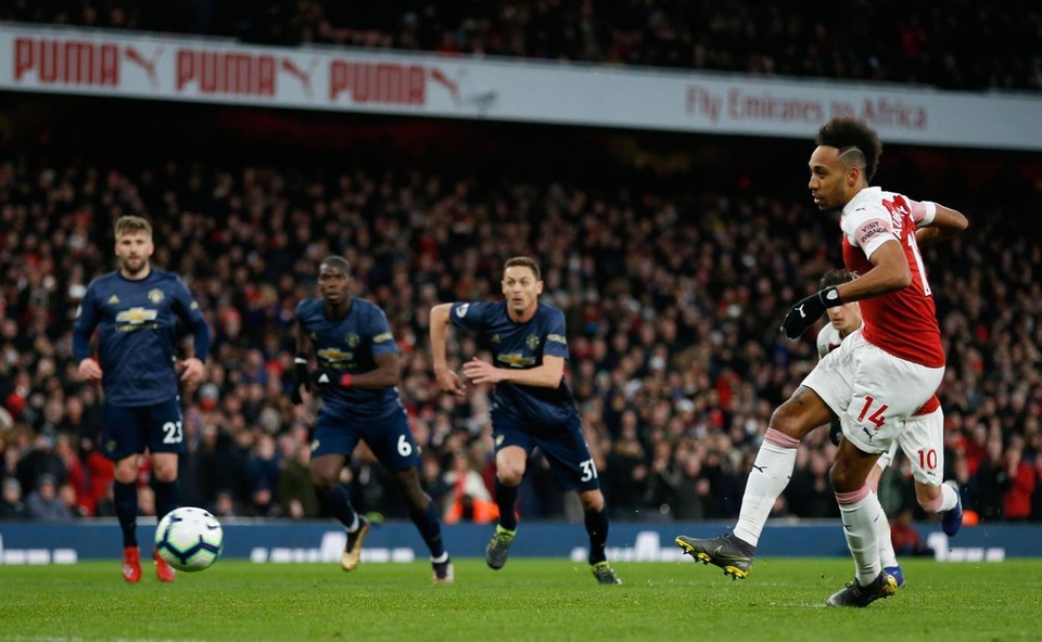Những khoảnh khắc trong trận chiến Arsenal hạ gục Man Utd - 16 Những khoảnh khắc trong trận chiến Arsenal hạ gục Man Utd - 16