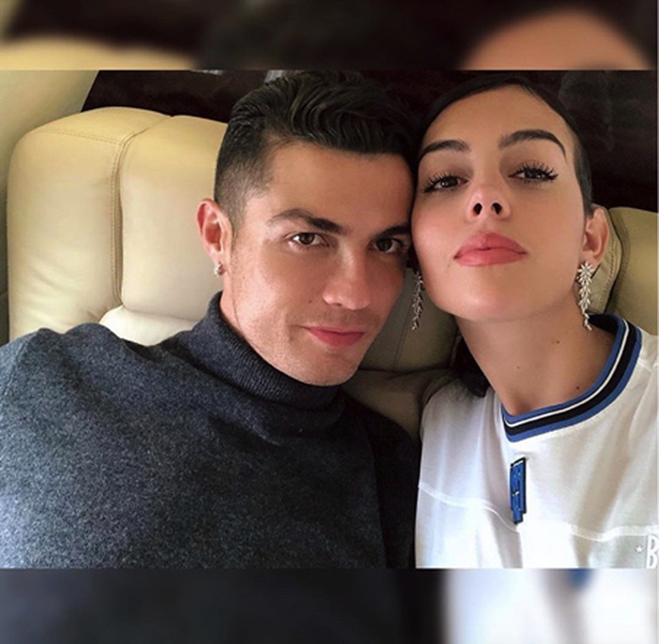 Bạn gái C.Ronaldo khiến fans “điêu đứng” bởi vẻ đẹp quyến rũ - 3 Bạn gái C.Ronaldo khiến fans “điêu đứng” bởi vẻ đẹp quyến rũ - 3