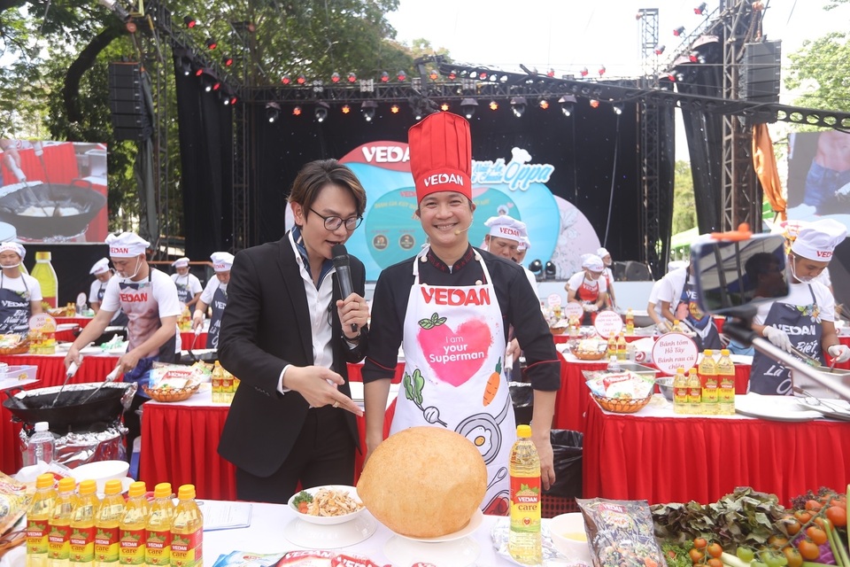 500 suất ăn cho người có hoàn cảnh khó khăn - 1