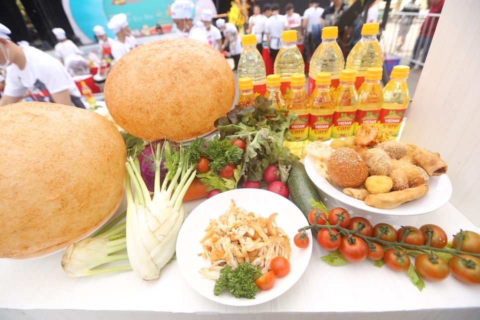 500 suất ăn cho người có hoàn cảnh khó khăn - 2