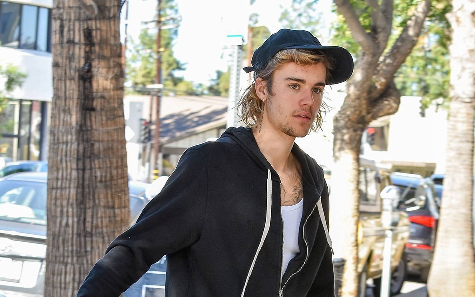 Vừa lấy vợ, “hoàng tử pop” Justin Bieber đã đề nghị fan… cầu nguyện cho mình - 1 Vừa lấy vợ, “hoàng tử pop” Justin Bieber đã đề nghị fan… cầu nguyện cho mình - 1