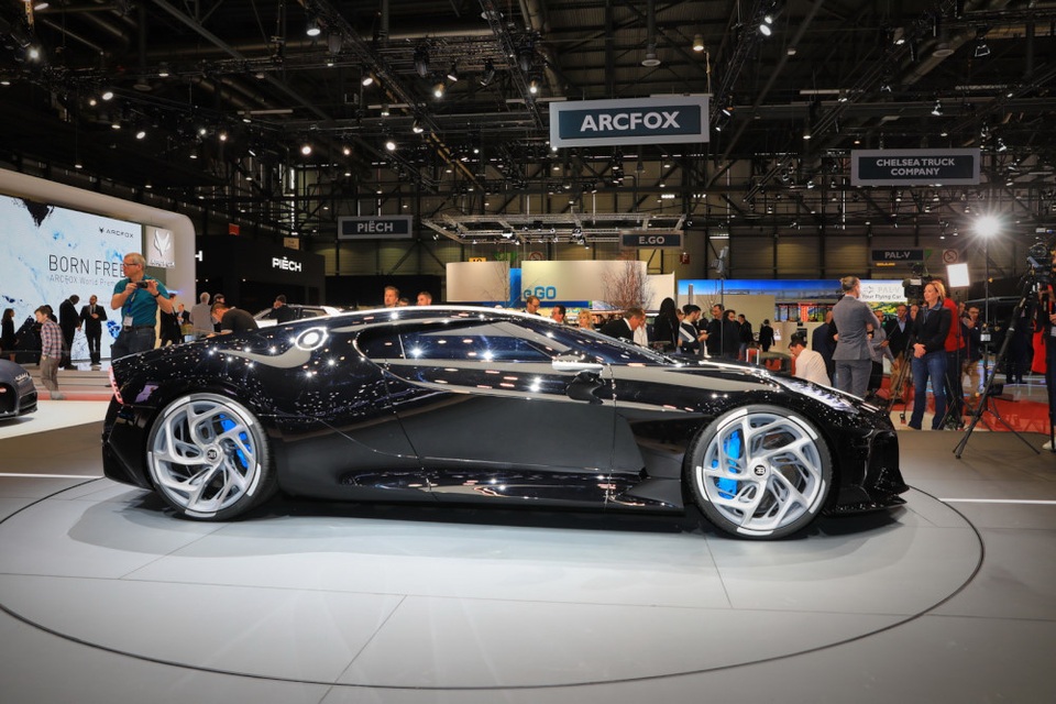 Bugatti La Voiture Noire - Chỉ một và duy nhất, giá kỷ lục gần 19 triệu USD - 12 Bugatti La Voiture Noire - Chỉ một và duy nhất, giá kỷ lục gần 19 triệu USD - 12