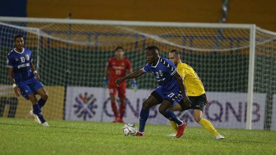 Tấn Trường mắc sai lầm kỳ lạ, B.Bình Dương thua tại AFC Cup - 2 Tấn Trường mắc sai lầm kỳ lạ, B.Bình Dương thua tại AFC Cup - 2