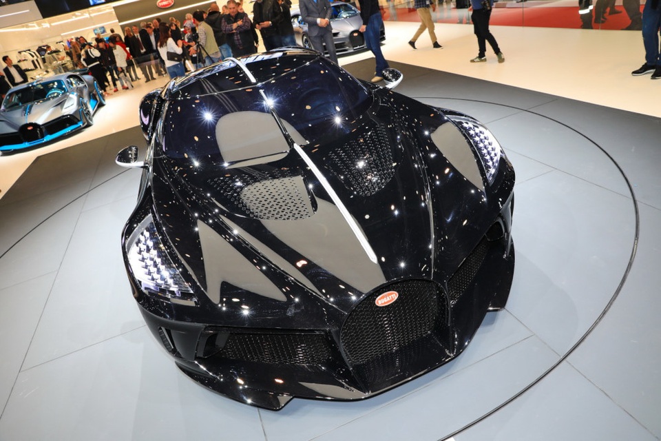 Bugatti La Voiture Noire - Chỉ một và duy nhất, giá kỷ lục gần 19 triệu USD - 2 Bugatti La Voiture Noire - Chỉ một và duy nhất, giá kỷ lục gần 19 triệu USD - 2