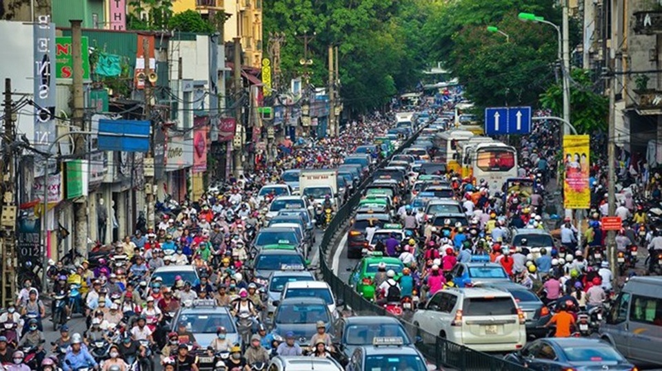 Đề xuất cấm xe máy ở Hà Nội: Phải làm tốt phương tiện công cộng trước - 2 Đề xuất cấm xe máy ở Hà Nội: Phải làm tốt phương tiện công cộng trước - 2
