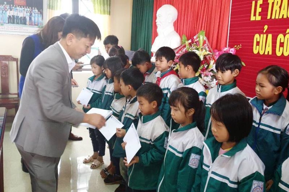 Học bổng Grobest đến với học sinh nghèo hiếu học tỉnh Thái Bình - 1 Học bổng Grobest đến với học sinh nghèo hiếu học tỉnh Thái Bình - 1