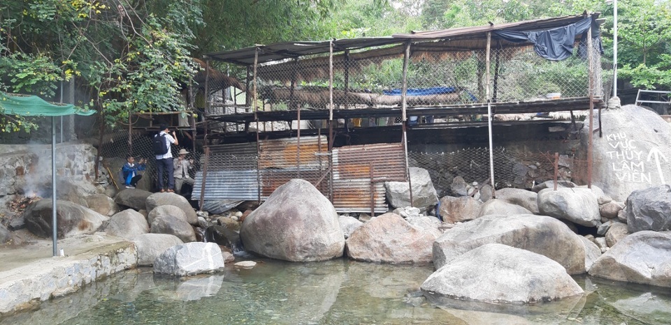 Chủ khu du lịch sát rừng phòng hộ xây dựng nhiều hạng mục trái phép - 2 Chủ khu du lịch sát rừng phòng hộ xây dựng nhiều hạng mục trái phép - 2