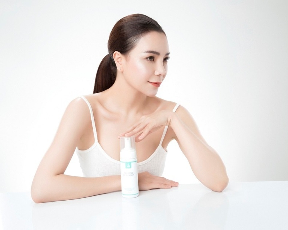 Trà Ngọc Hằng: Dù kinh doanh mĩ phẩm YN Miraheal, tôi vẫn không “xao nhãng” hoạt động nghệ thuật - 1 Trà Ngọc Hằng: Dù kinh doanh mĩ phẩm YN Miraheal, tôi vẫn không “xao nhãng” hoạt động nghệ thuật - 1