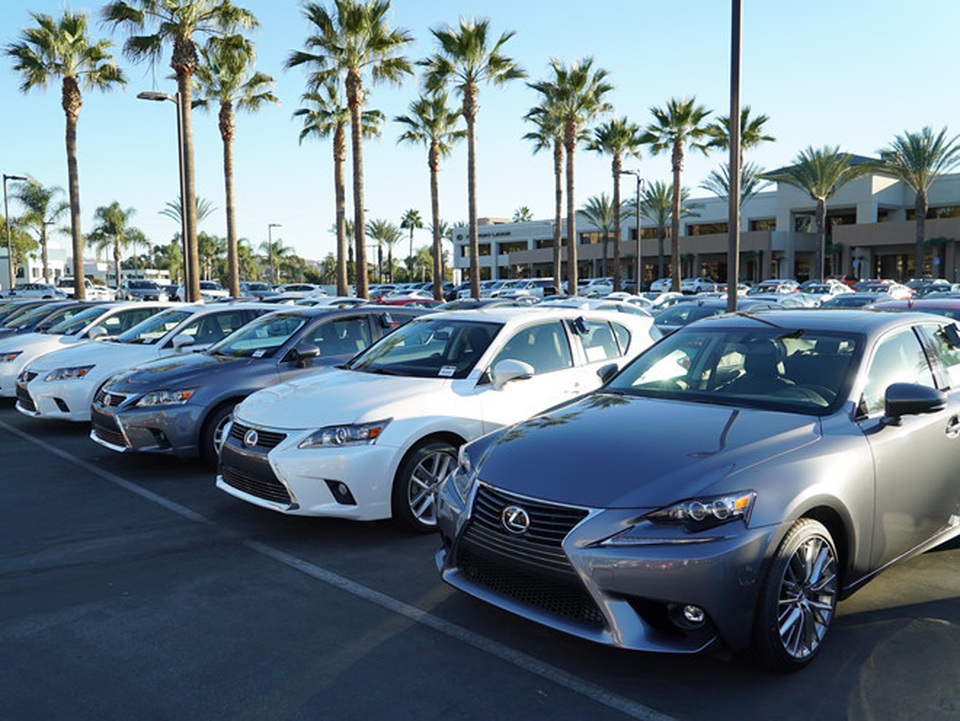 lexus_in_america.JPG lexus_in_america.JPG