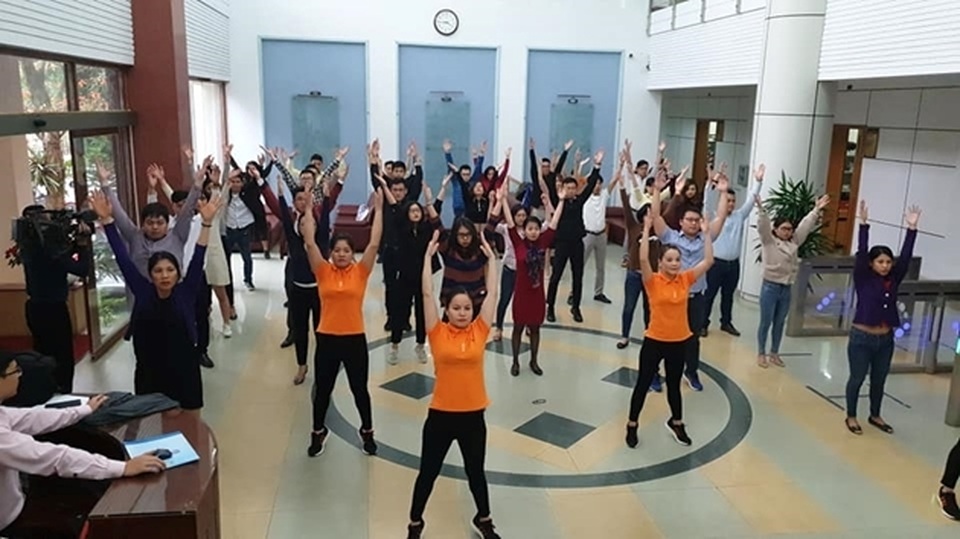 Bộ Văn hoá yêu cầu công chức tập thể dục mỗi ngày 2 lần, trong giờ làm việc  - 1