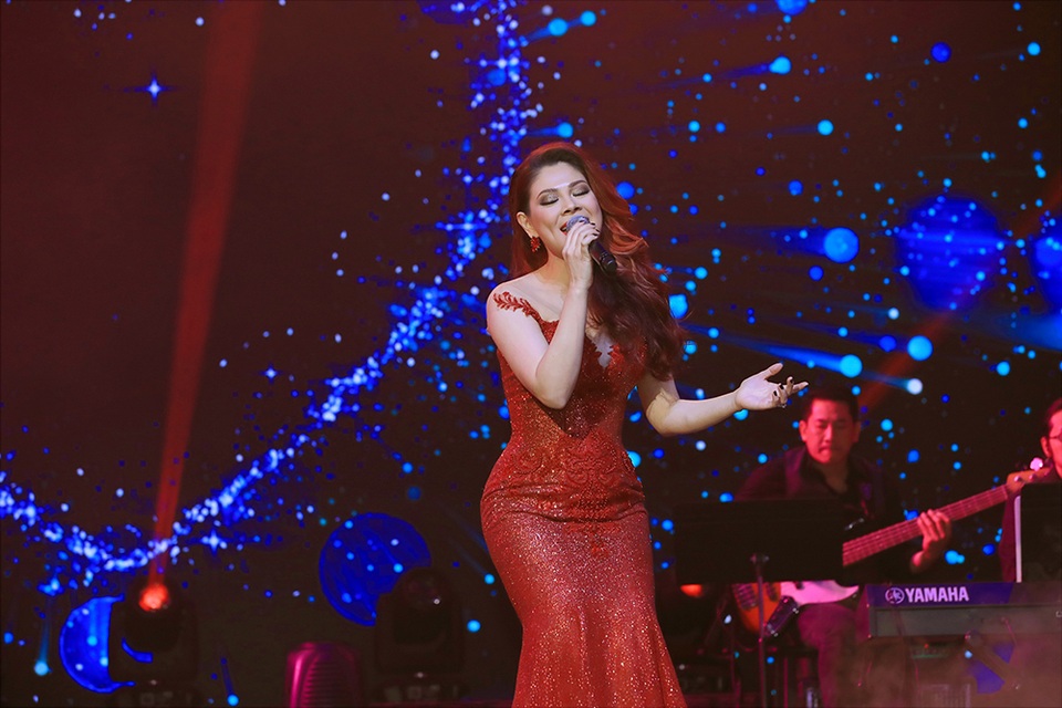 Thanh Thảo tình tứ bên Quang Dũng khi song ca “Vị ngọt đôi môi” - 16 Thanh Thảo tình tứ bên Quang Dũng khi song ca “Vị ngọt đôi môi” - 16