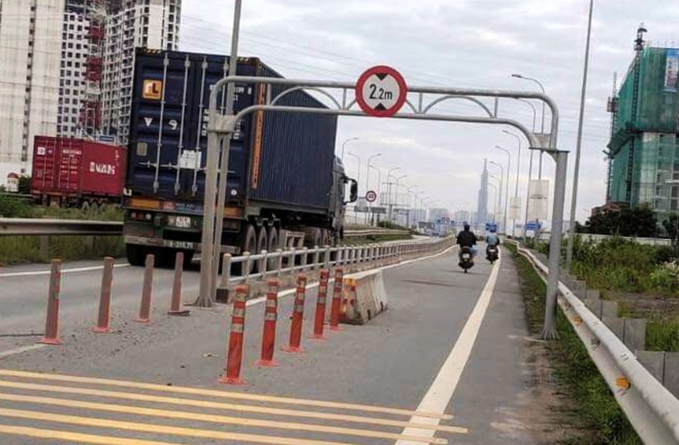 Sở GTVT nói gì về dải bê tông giữa đường cao tốc gây tai nạn chết người? - 2 Sở GTVT nói gì về dải bê tông giữa đường cao tốc gây tai nạn chết người? - 2